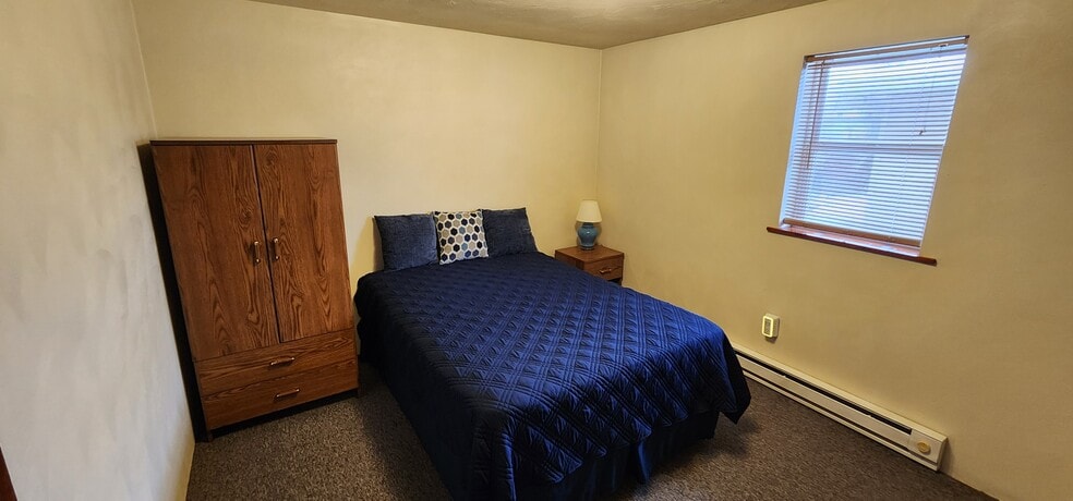 Building Photo - 1240 Ben Avon St