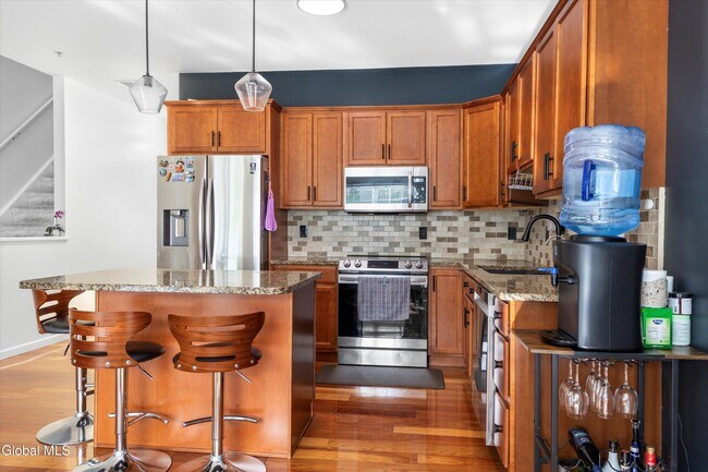 Building Photo - 401 Avalon Pl