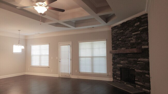 Building Photo - Beautiful 3 Bed 2 Bath Home in Nolensville - With Screened in Back Porch