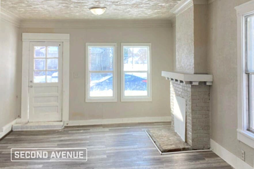 Building Photo - 502 Lucier St