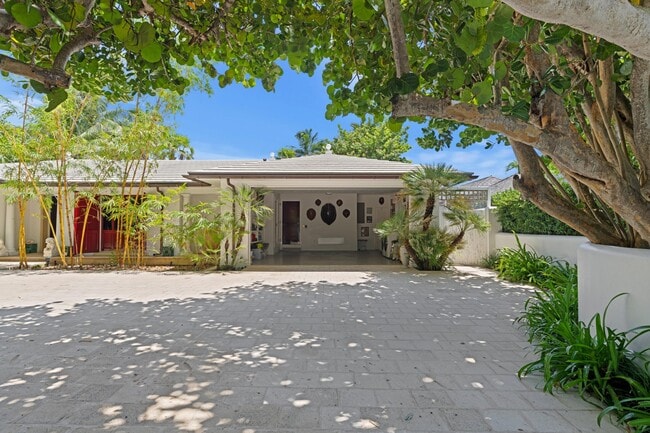 Building Photo - 7500 S Flagler Dr