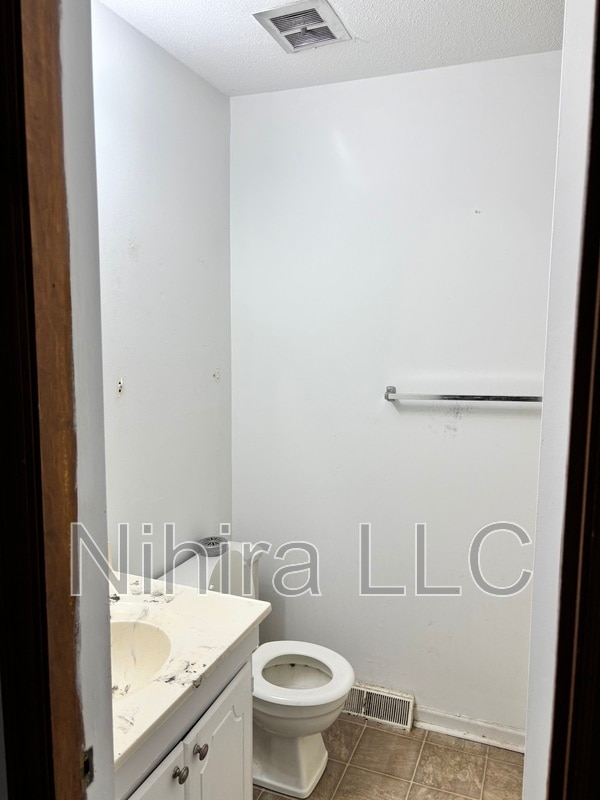 Building Photo - 5627 Quail Ridge Dr