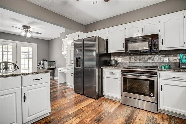 Building Photo - Spacious 3bd/2ba House in Independence, MO!