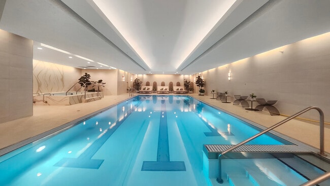 Building Photo - 850 N Lake Shore Dr