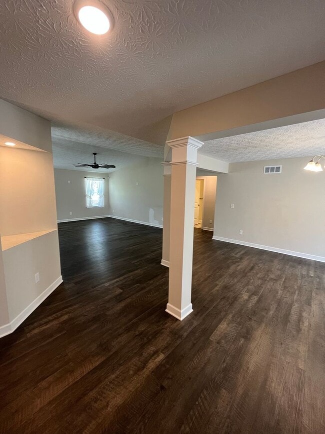 Building Photo - Charming Rural Retreat in Richwood- Fiber Internet Included!