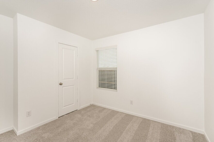 Building Photo - 201 Sycamore Pl