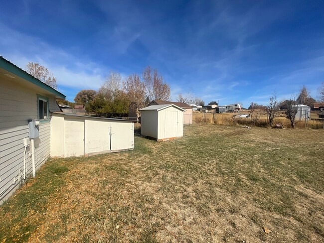 Building Photo - Three Bedroom Bayfield House with Large Fe...
