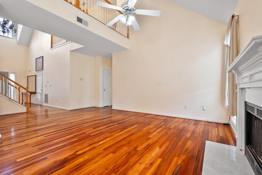 Building Photo - 847 Edgeley Ln