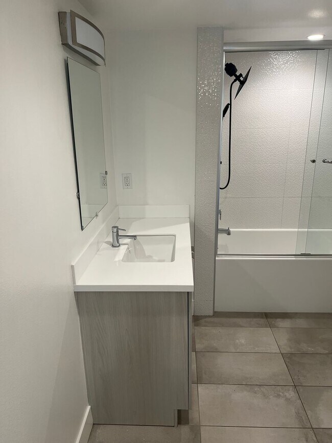 Building Photo - Modern - 2 Story Loft