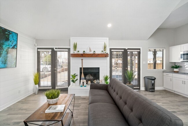 Building Photo - Tides at Meadowbrook