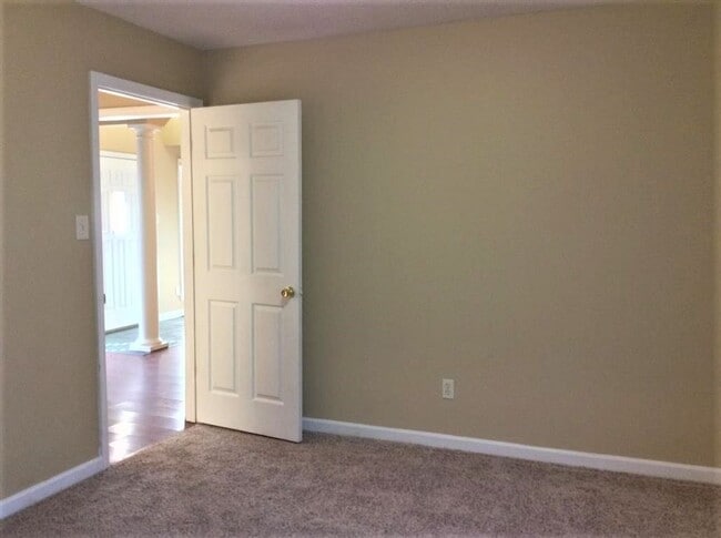Building Photo - 3BD/2BA Home in Bartlett. Pets Welcome!