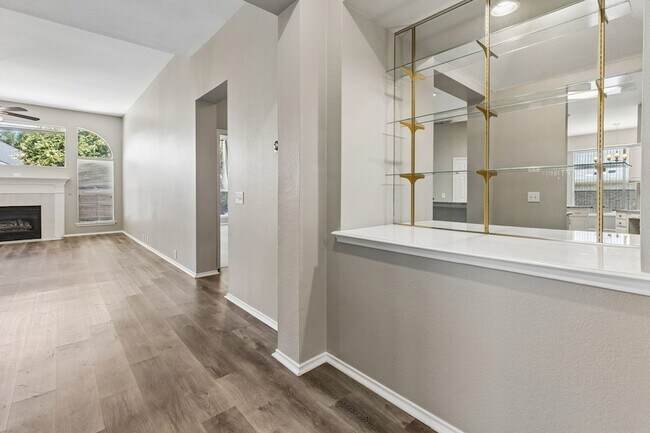 Building Photo - 3313 Heatherbrook Dr