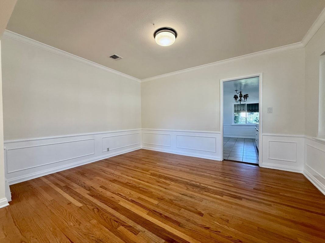 Building Photo - 1369 Norton Ave