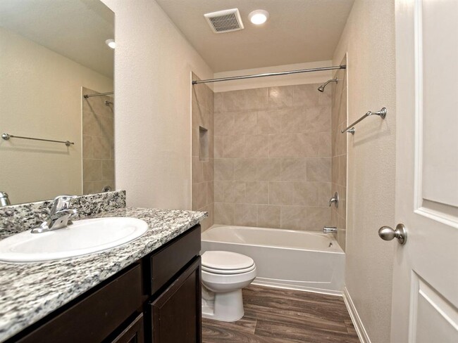 Building Photo - 341 Cres Park Dr