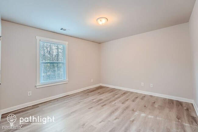 Building Photo - 5 br, 3 bath House - 2501 Wevok Way SE UNIT