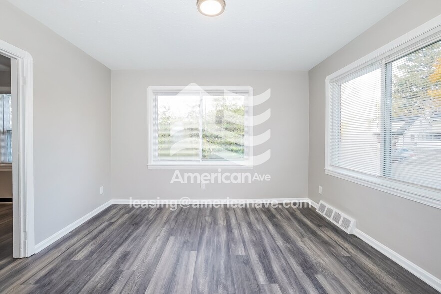 Building Photo - 12901 Kadel Ave