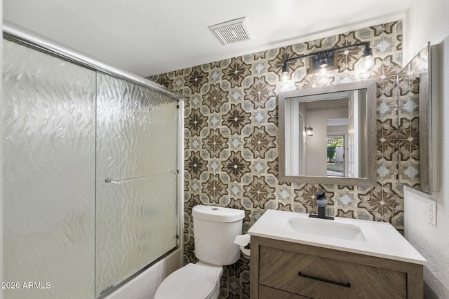 Building Photo - 1883 W Falcon Dr