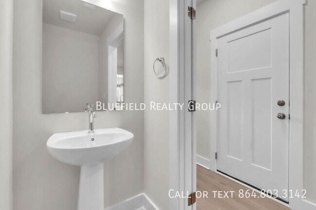 Building Photo - 406 E Parima Ct