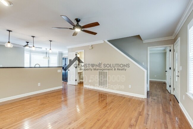 Building Photo - 1135 Wedgewood Dr