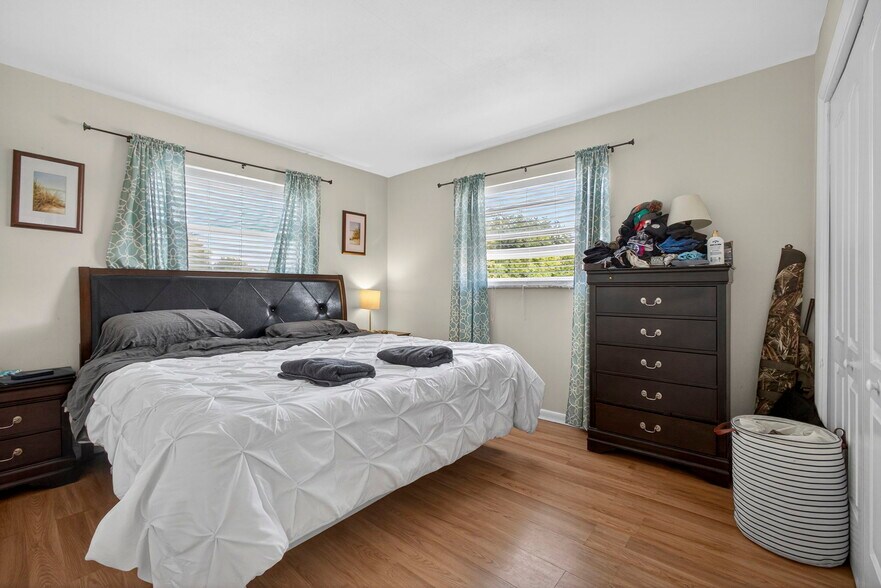 Building Photo - 206 Inlet Way