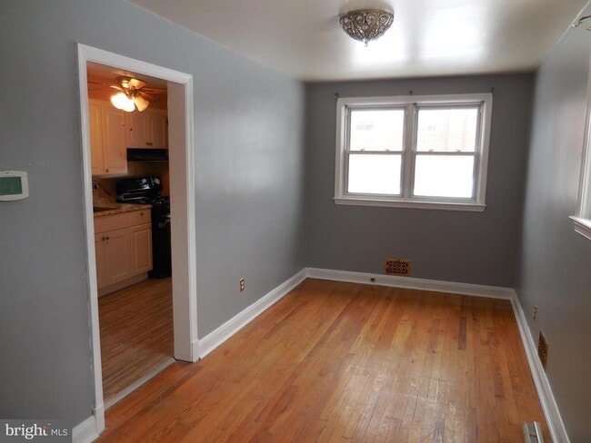 Building Photo - 7801 Hillsway Ave