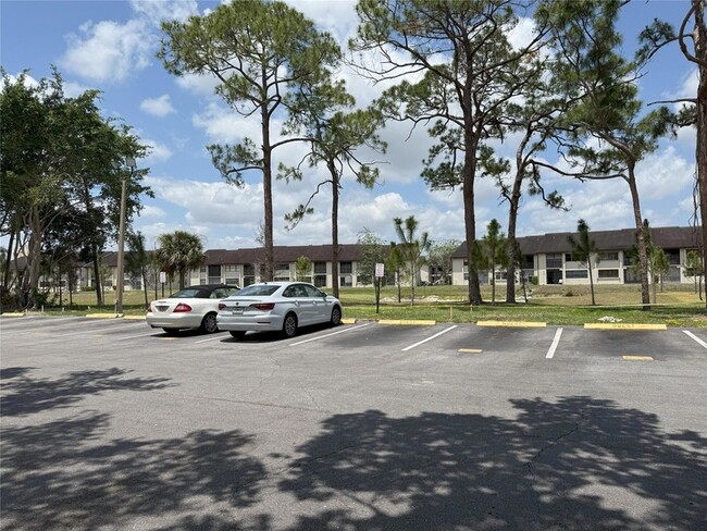Building Photo - 4725 Lucerne Lakes Blvd E