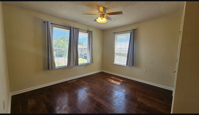 Building Photo - 2966 Landmark Ct NE