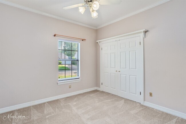Building Photo - 462 Mayfair Ct