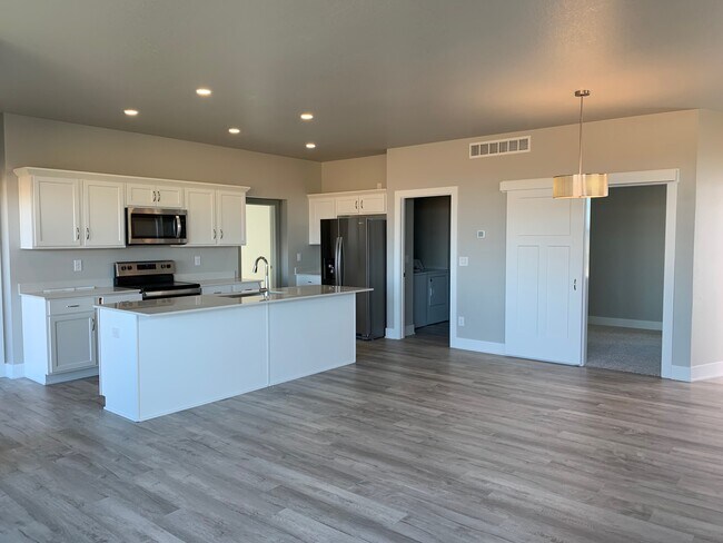 Building Photo - 780 McIntosh Ct