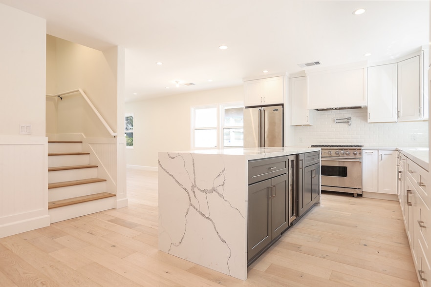 Building Photo - 12524 WOODBINE St