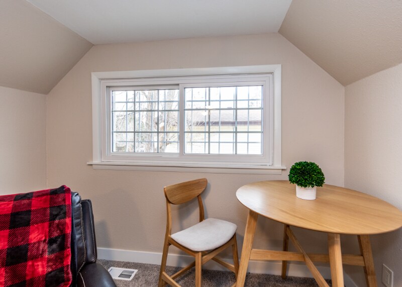 Building Photo - 2068 Fernwood Dr