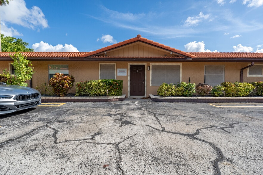 Building Photo - 10911 NW 45th St
