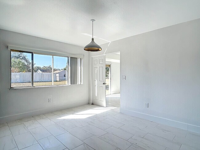 Building Photo - 4487 Pocatella Ave