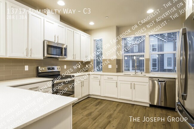 Building Photo - 13717 Admiralty Way