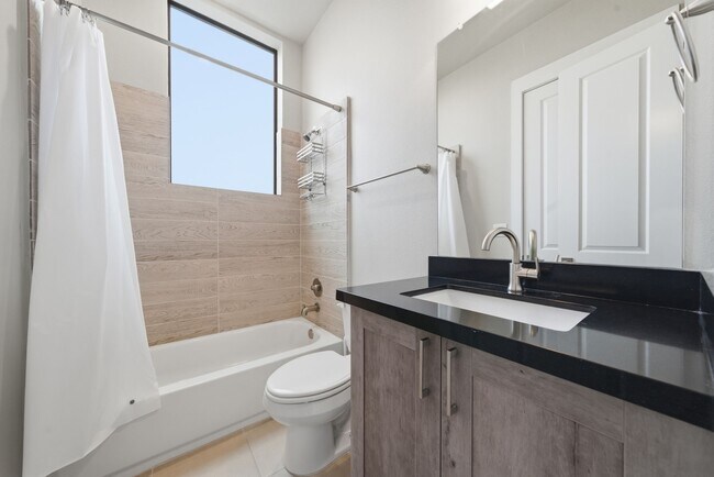 Building Photo - 2401 Crawford St