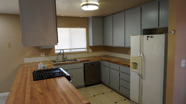 Building Photo - 3723 Joppa Ln