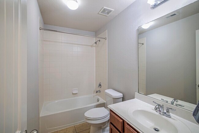 Building Photo - 210 Black Swan Pl