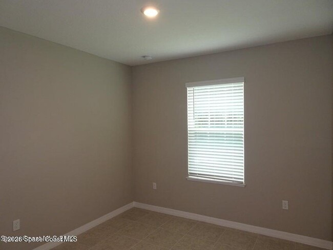 Building Photo - 701 Avalon St SE