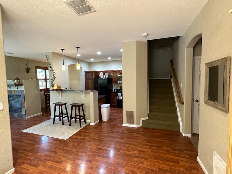 Building Photo - 17935 E 104th Pl