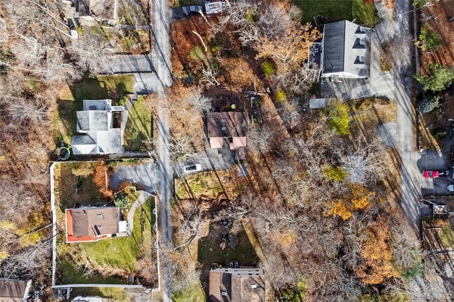 Building Photo - 9 Sylvan Trail