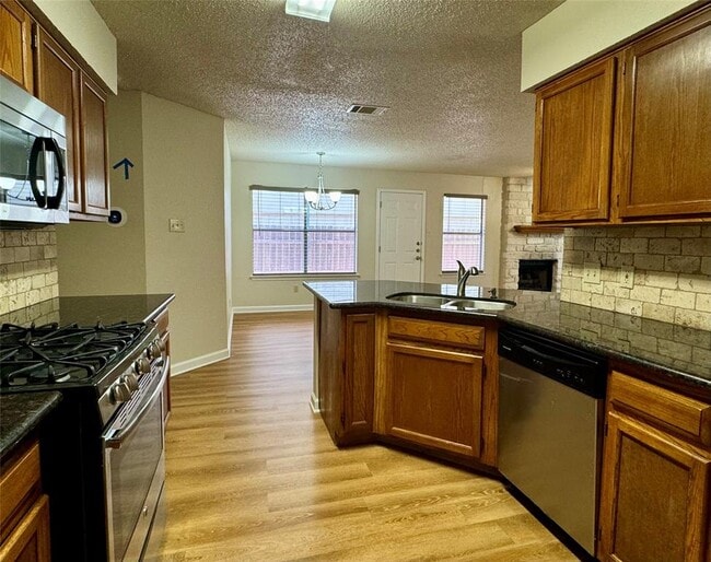 Building Photo - 8628 Piney Creek Bend
