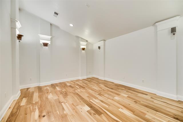 Building Photo - 6755 San Fernando