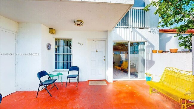 Building Photo - 15390 SW 76th Ter