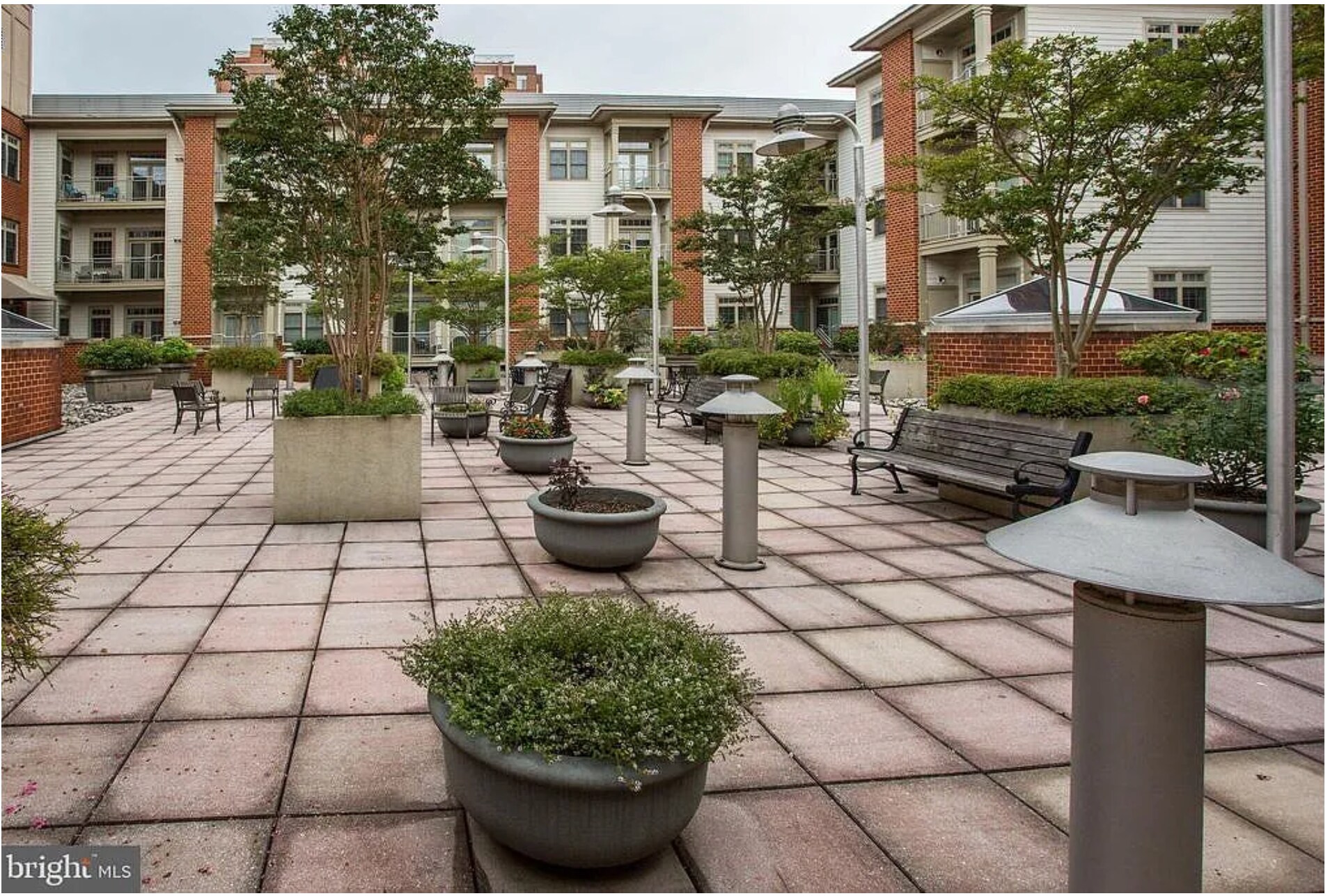 Building Photo - 309 Holland Ln