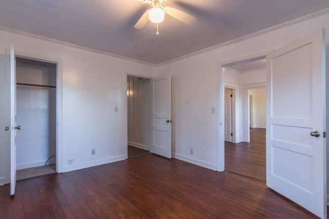 Building Photo - G TEAM - FOR LEASE - Quaint, Private Farmhouse