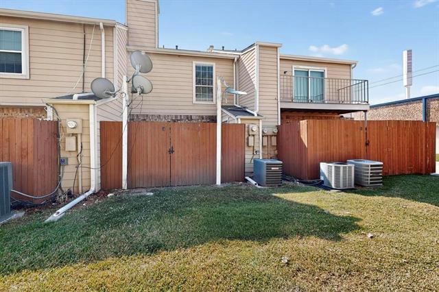 Building Photo - 2500 E Park Blvd