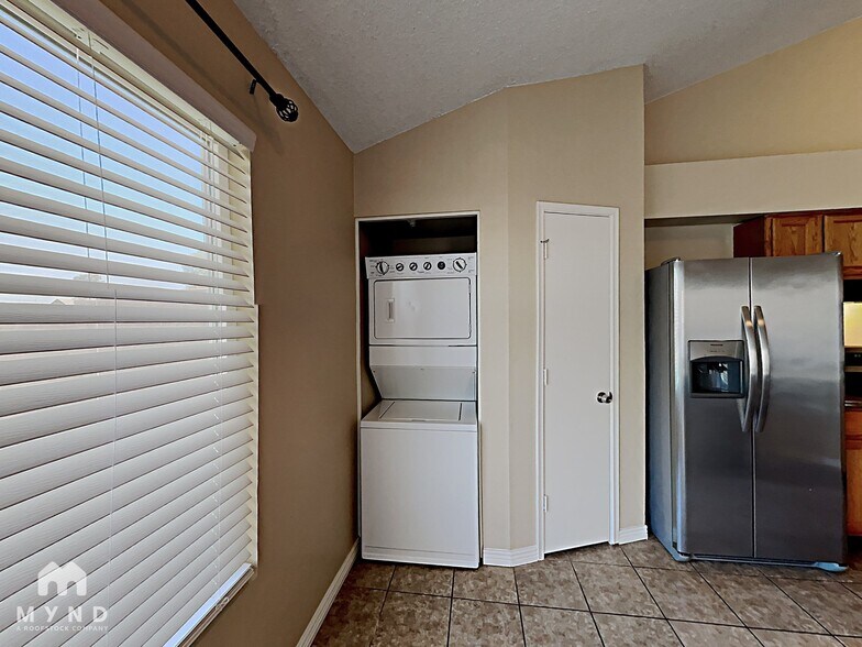 Building Photo - 3086 W Avenida Obregon