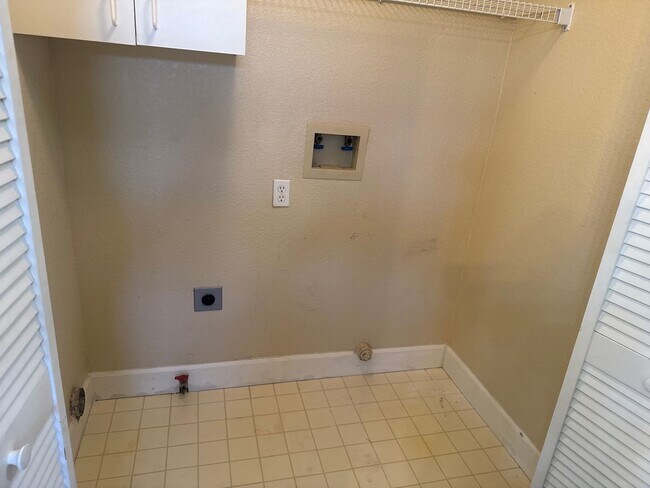 Building Photo - 961 Celestine Cir