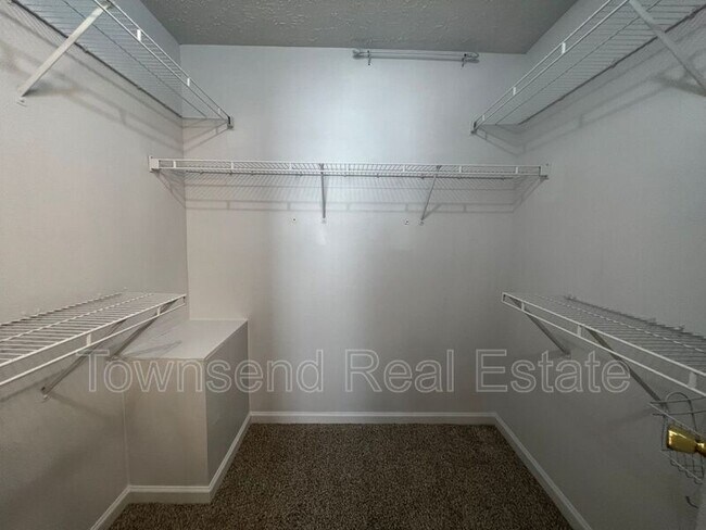 Building Photo - 3539 Harrisburg Dr