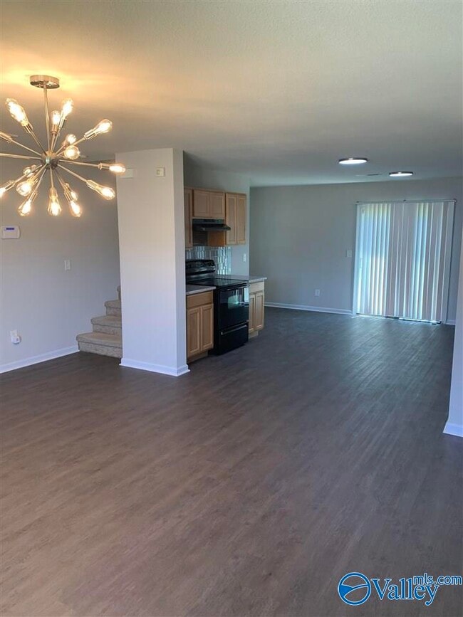 Building Photo - 148 Whitestone Dr NE